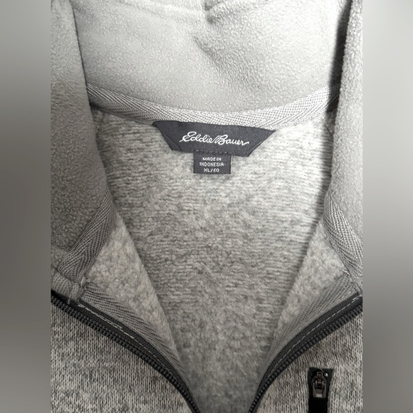 Eddie Bauer Men's Soft And Warm Grey Pull - Over 1/4 Zip-Up Sweater - Picture 4 of 6